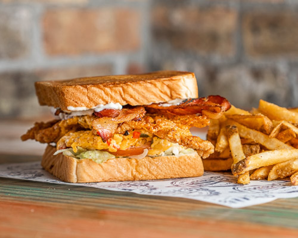 Order Texas Fried Chicken Club food online from Willie's Grill & Icehouse store, Jersey Village on bringmethat.com