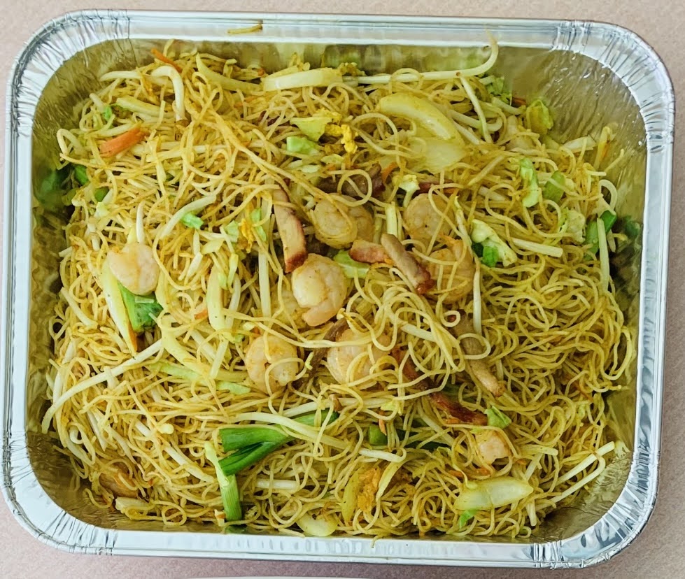 Order Home Town Styled Fried Rice Noodle Tray家乡炒米粉盘 food online from Maple Restaurant store, San Francisco on bringmethat.com