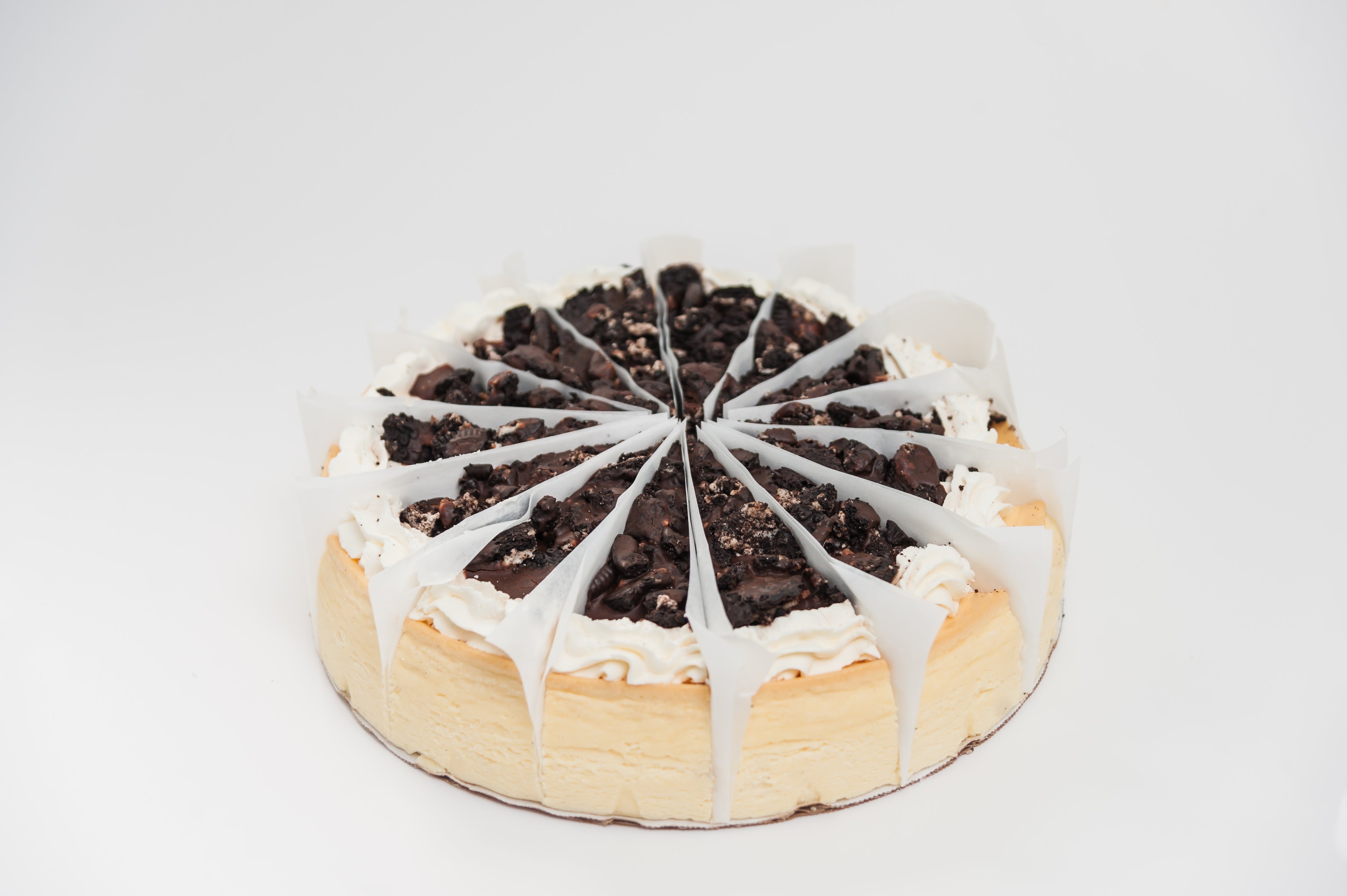 Order Oreo Cheesecake - Dessert food online from Mona Lisa Pizzeria Ristorante store, Bayonne on bringmethat.com