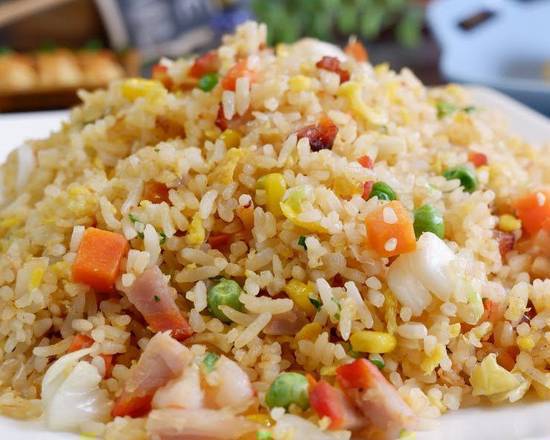 Order House Special Fried Rice 本樓炒飯 food online from Bamboo Garden store, Savannah on bringmethat.com