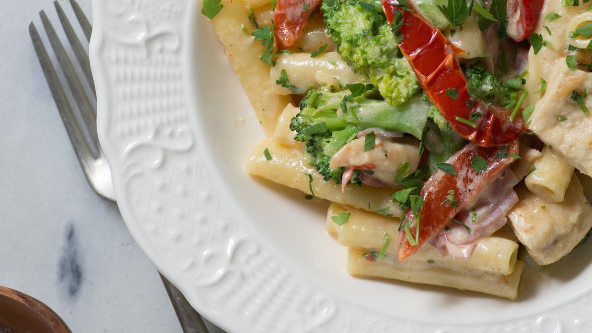 Order Ziti with Broccoli & Chicken food online from Pasta Vita store, South Windsor on bringmethat.com