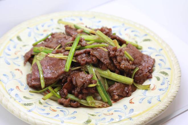 Order CN17. Beef with Chinese Celery 唐芹牛肉 food online from Uncle Chen's Chinese Restaurant store, State College on bringmethat.com