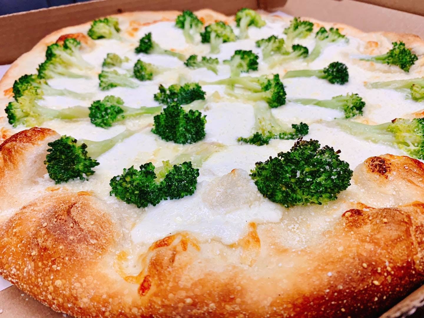Order Pizza Bianca With Broccoli - Large 16'' (8 Slices) food online from Angelo's Pizza and Sub Shop store, Matawan on bringmethat.com