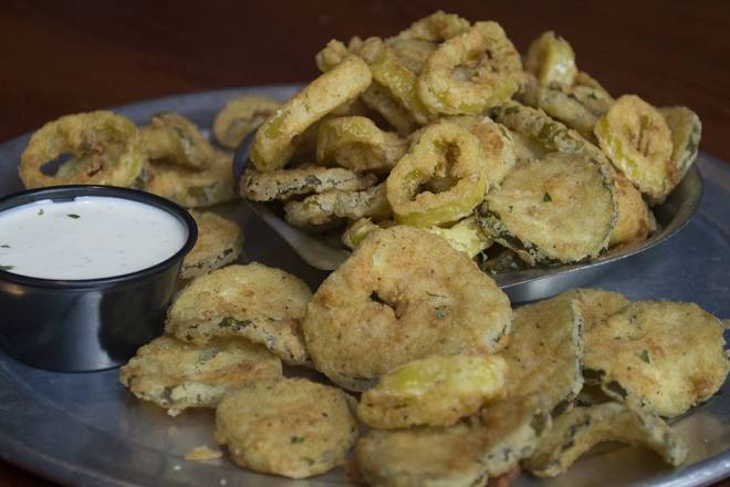 Order Fried Pickles & Banana Peppers food online from Charleston Sports Pub store, Charleston on bringmethat.com