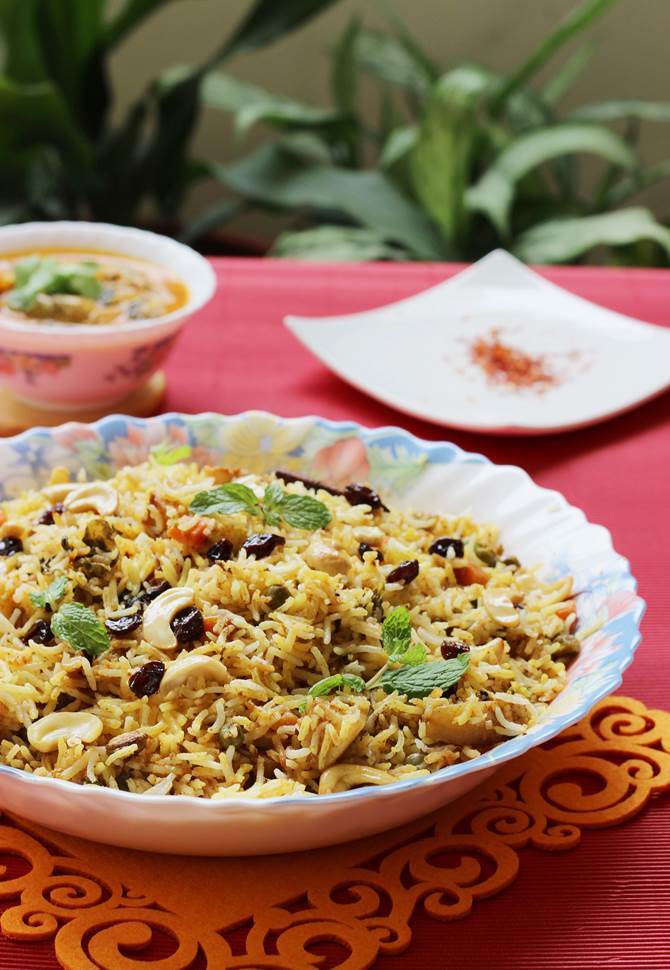 Order Veg Dum Biryani food online from Baisakhi Dhaba store, Tempe on bringmethat.com