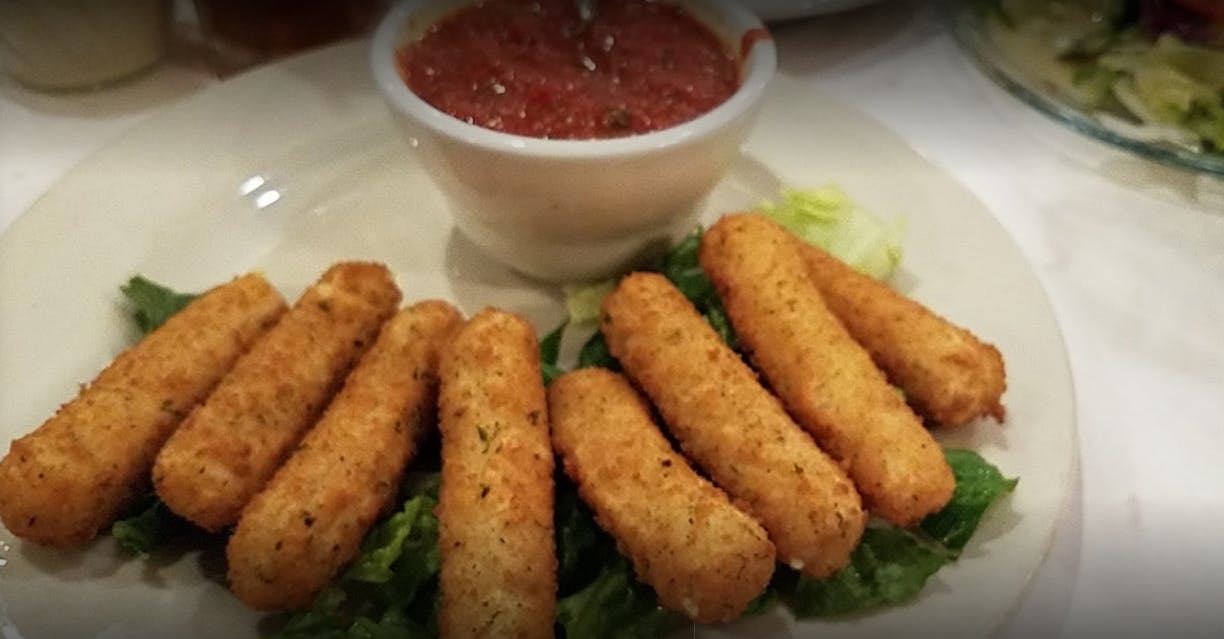 Order Cheese Sticks - Appetizer food online from Lasagna House III store, Houston on bringmethat.com