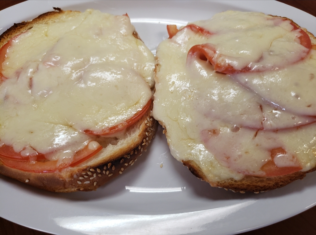 Order Cheese Toast on a Bagel food online from Pico Cafe store, Los Angeles on bringmethat.com