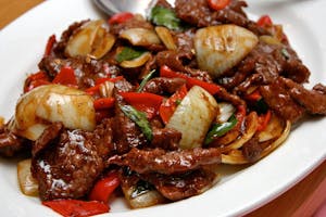 Order F7. Sauteed Beef with Black Pepper or Oyster Sauce (黑椒 葱爆 蚝油) 牛肉 food online from Garage Restaurant store, San Gabriel on bringmethat.com