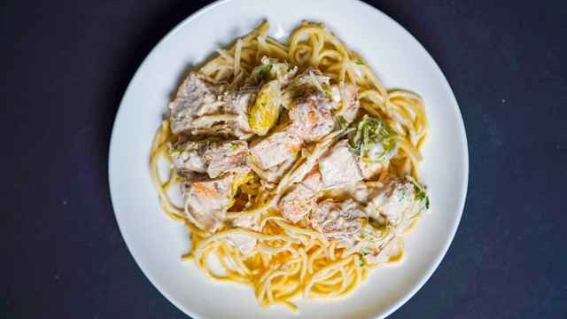Order Creamy Chicken Spaghetti food online from Fork to Fit Kitchen store, Mcallen on bringmethat.com