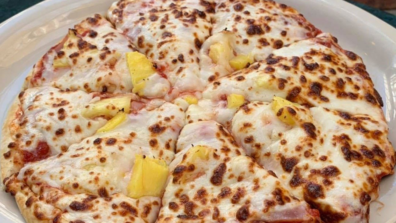 Order 10" Pizza food online from Macs Downtown Alton store, Alton on bringmethat.com
