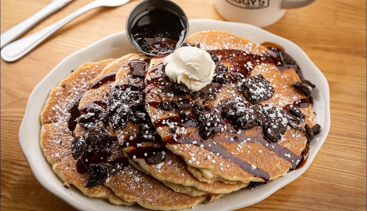 Order Cookie's & Cream Pancakes food online from Eggy's store, Chicago on bringmethat.com