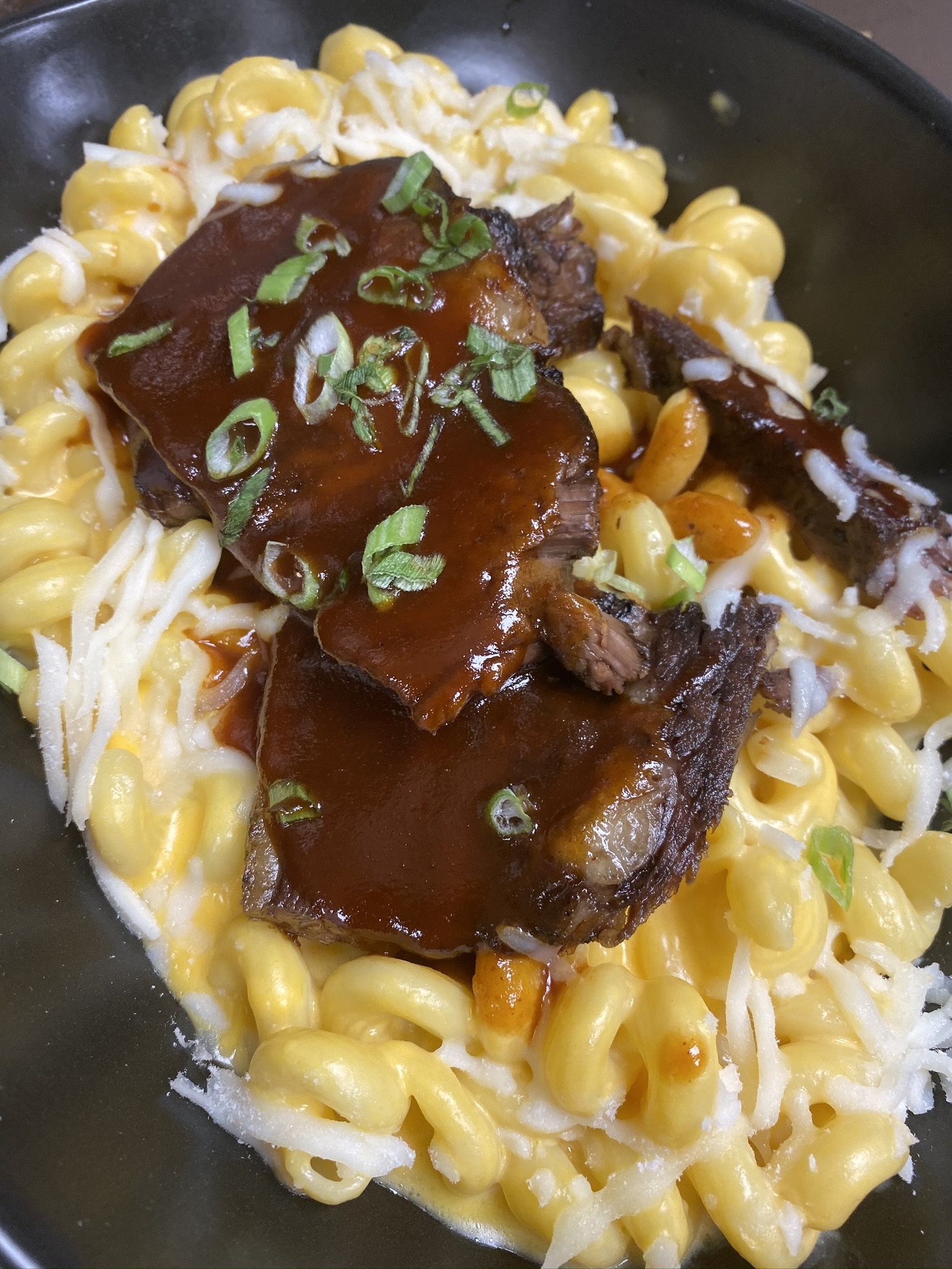 Order Smoked House Rules Mac and Cheese food online from Vaughan's Pub store, Chicago on bringmethat.com