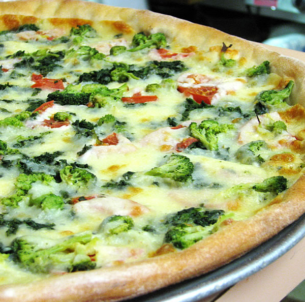 Order Chicken and Broccoli, Alfredo Pizza food online from La Pizzatega store, Linwood on bringmethat.com