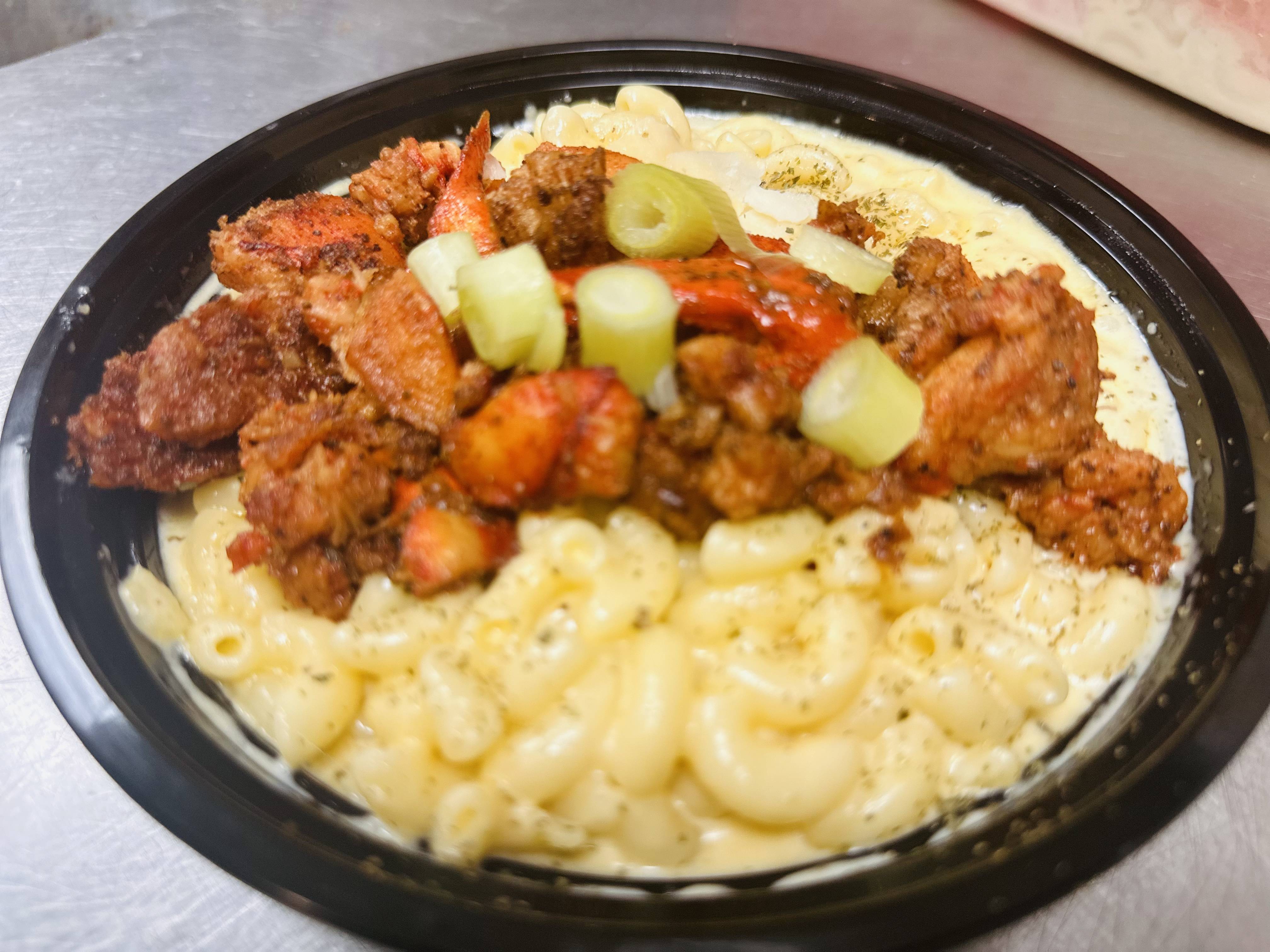 Order Lobster Mac N’Cheese  food online from Ode’s Diner store, Indianapolis on bringmethat.com