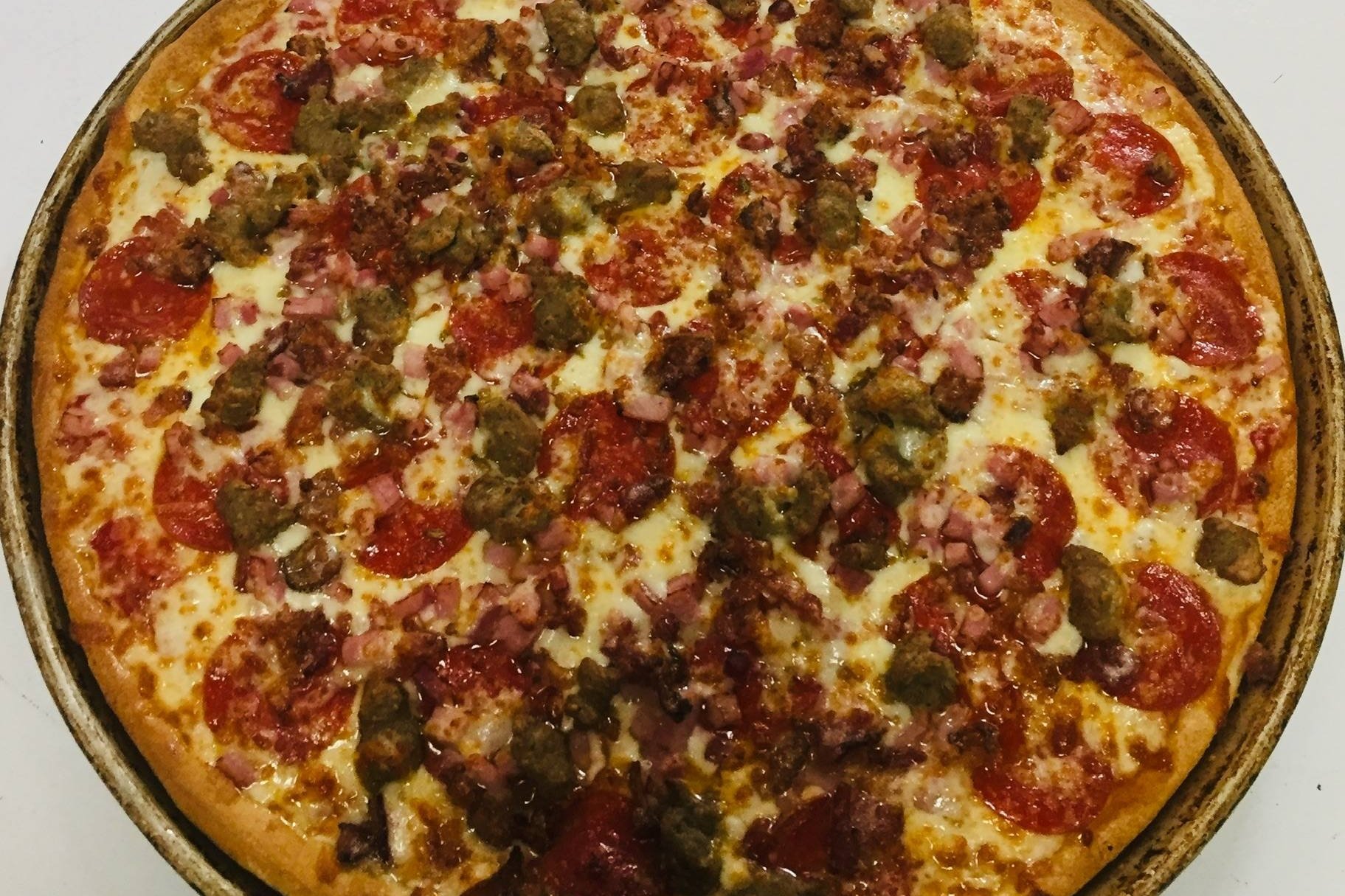 Order ***   X-Large 18" food online from Pizza Queen store, Providence on bringmethat.com