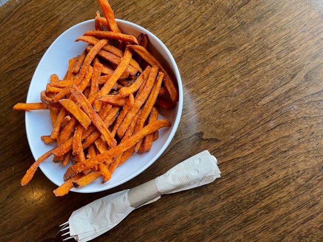 Order Sweet Potato Fries food online from 25 Degrees store, Los Angeles on bringmethat.com