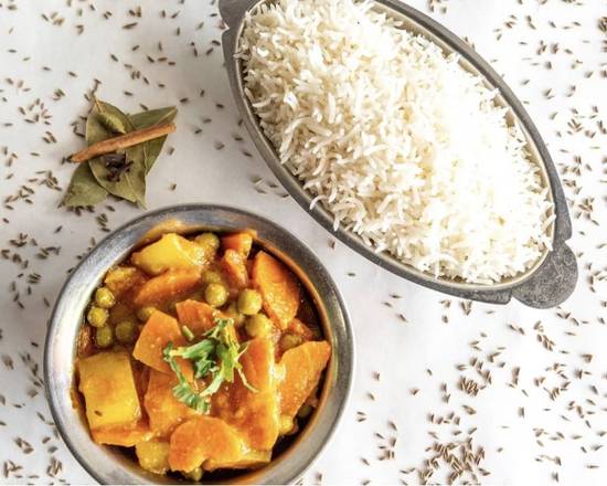 Order Vegetable Curry food online from Shalimar Restaurant store, Delmar on bringmethat.com