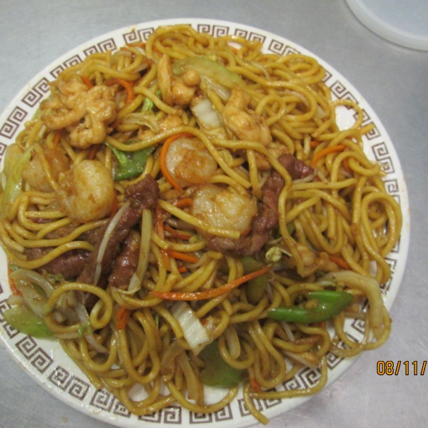 Order Combination Lo Mein Dinner food online from Peking Express store, Alexandria on bringmethat.com