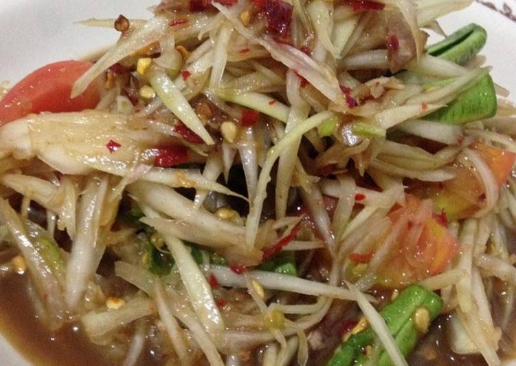 Order Thai Lao Papaya Salad food online from Thai Deelish store, Ashburn on bringmethat.com