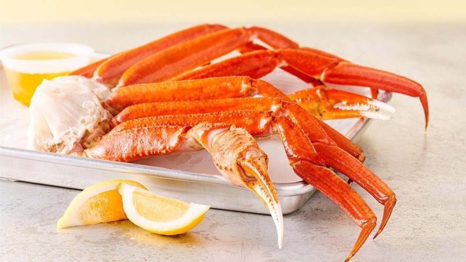 Order Snow Crab Legs food online from Hoots store, Chicago on bringmethat.com