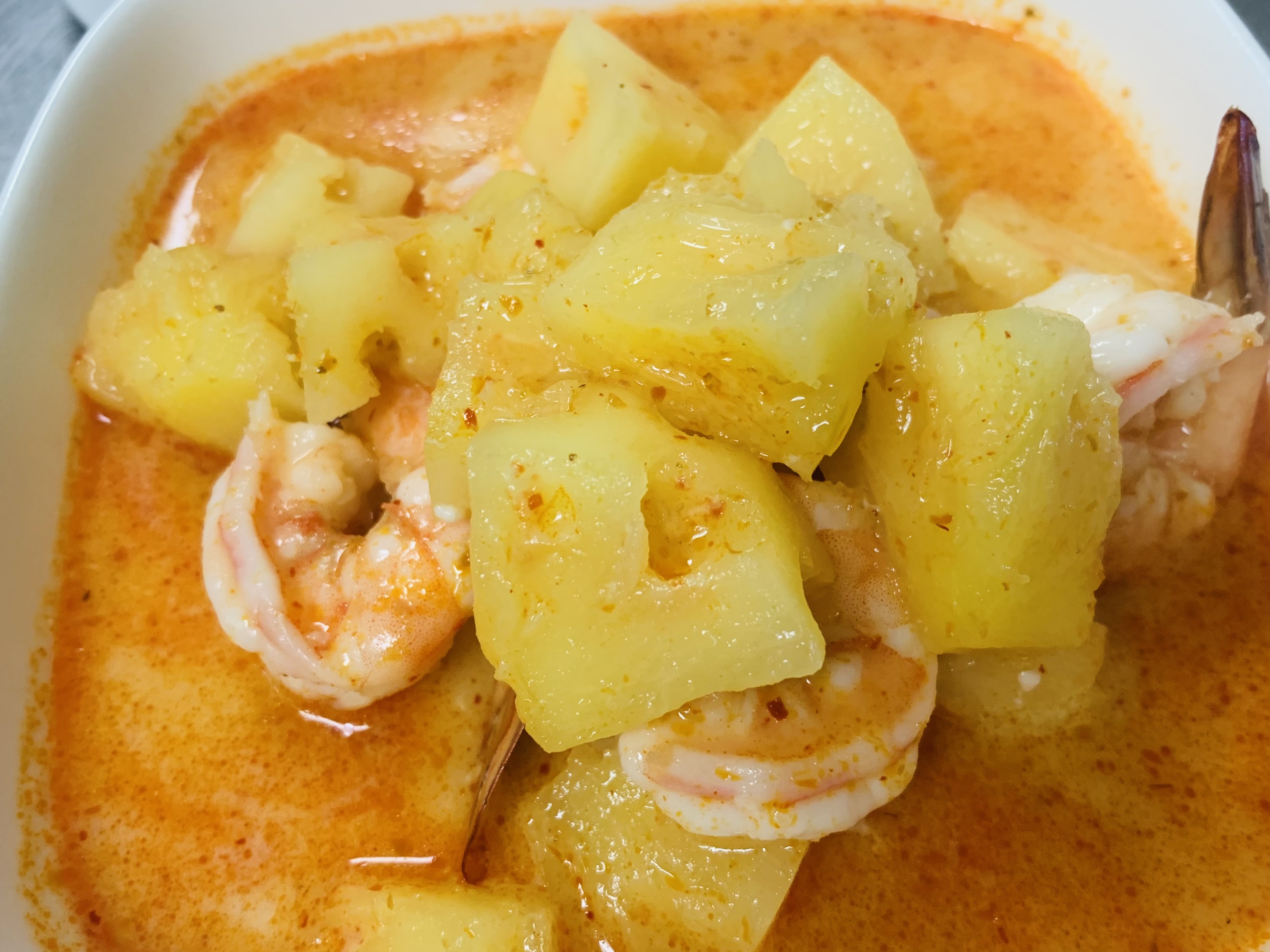 Order Shrimp Pineapple Curry food online from Shine Thai Cuisine store, Daly City on bringmethat.com