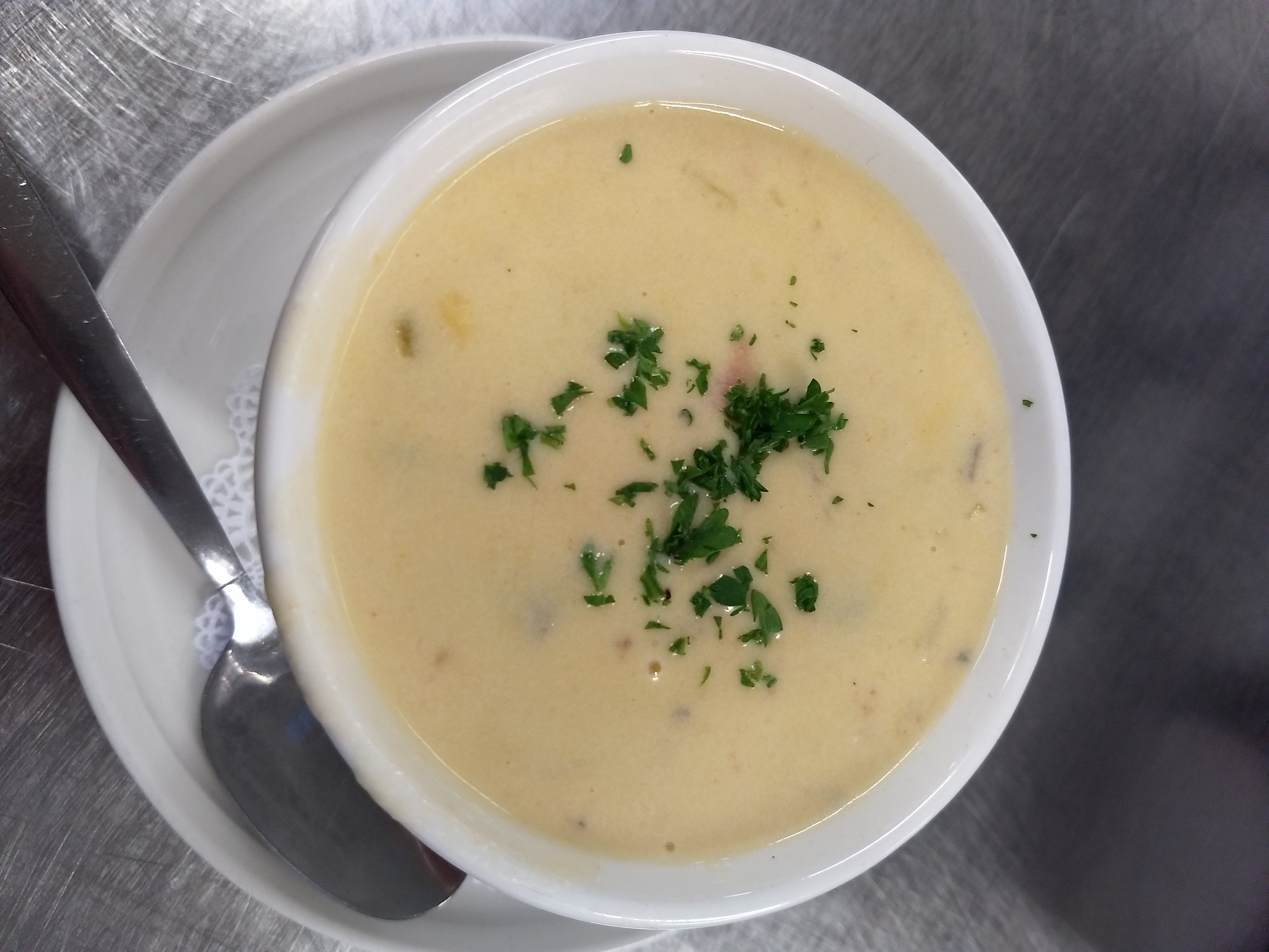 Order Lobster Corn Chowder food online from Peppercorns store, Worcester on bringmethat.com
