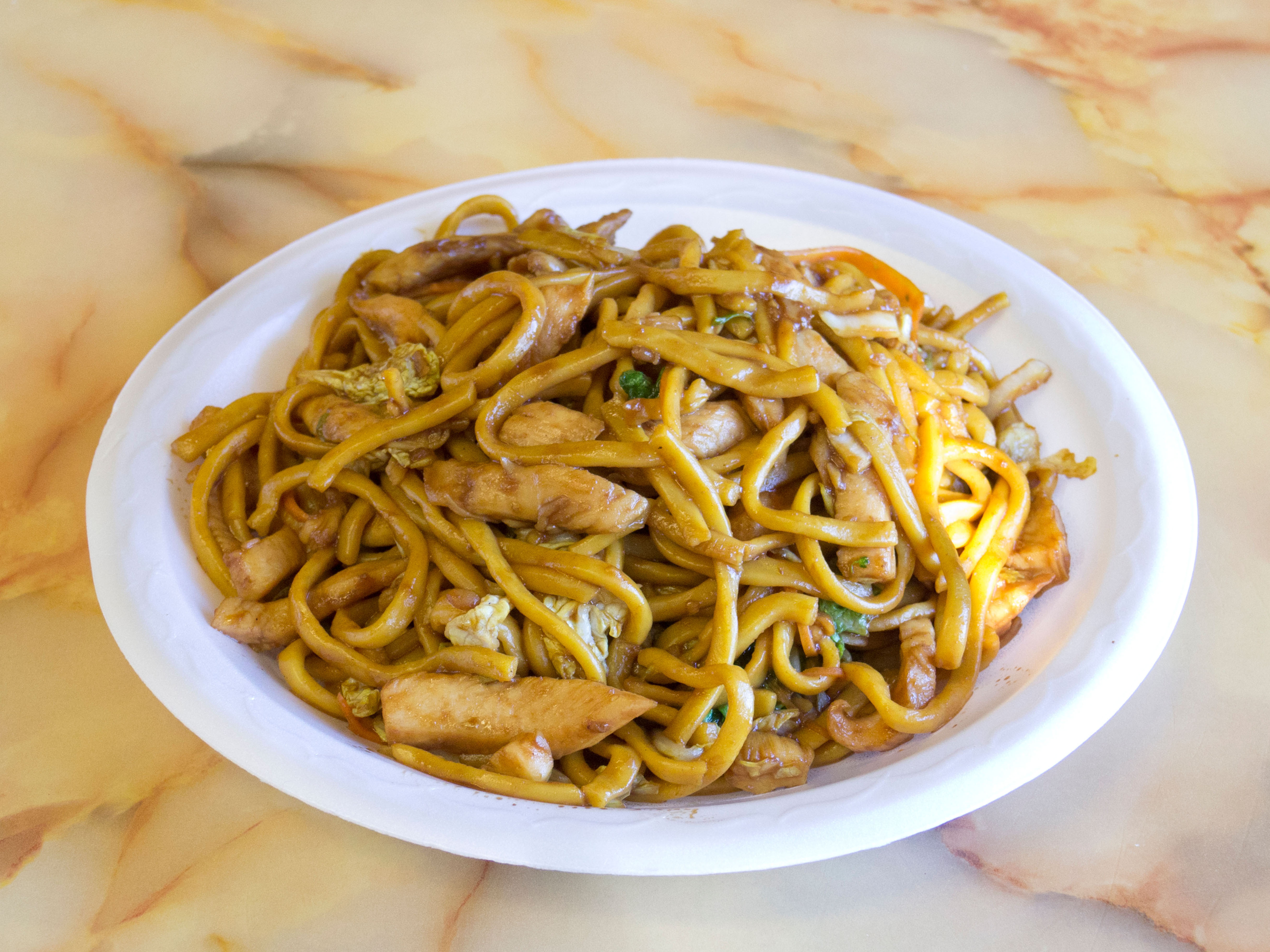 Order 37. Chicken Lo Mein food online from China King store, Nashville on bringmethat.com