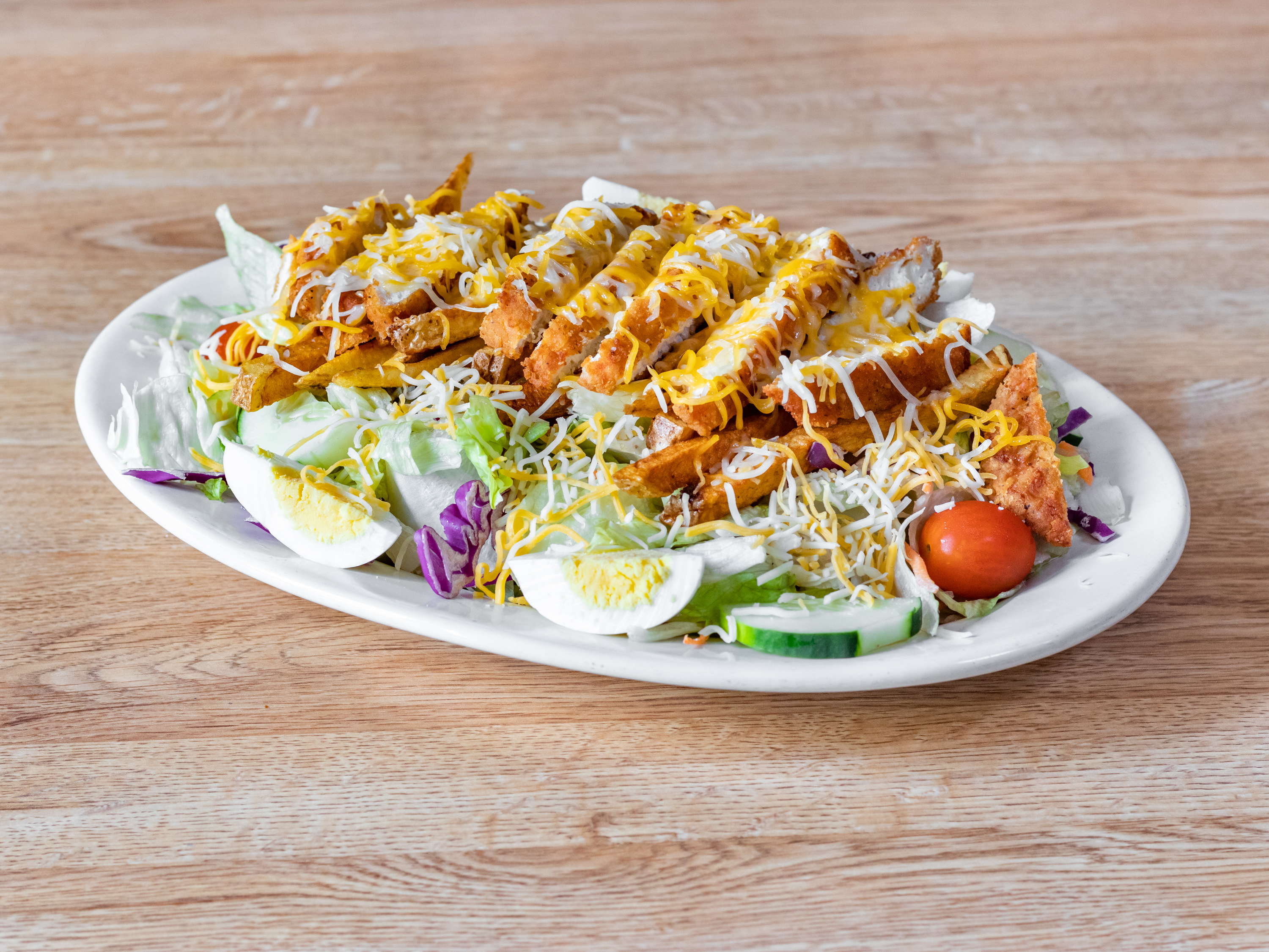 Order Crispy Chicken Salad food online from Disilvios Family Grill store, Hubbard on bringmethat.com