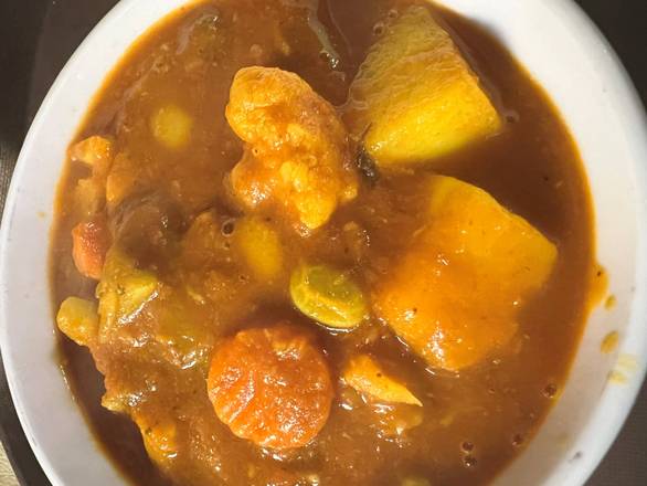 Order Vegetable Curry food online from Masala & Curry store, Nashville on bringmethat.com
