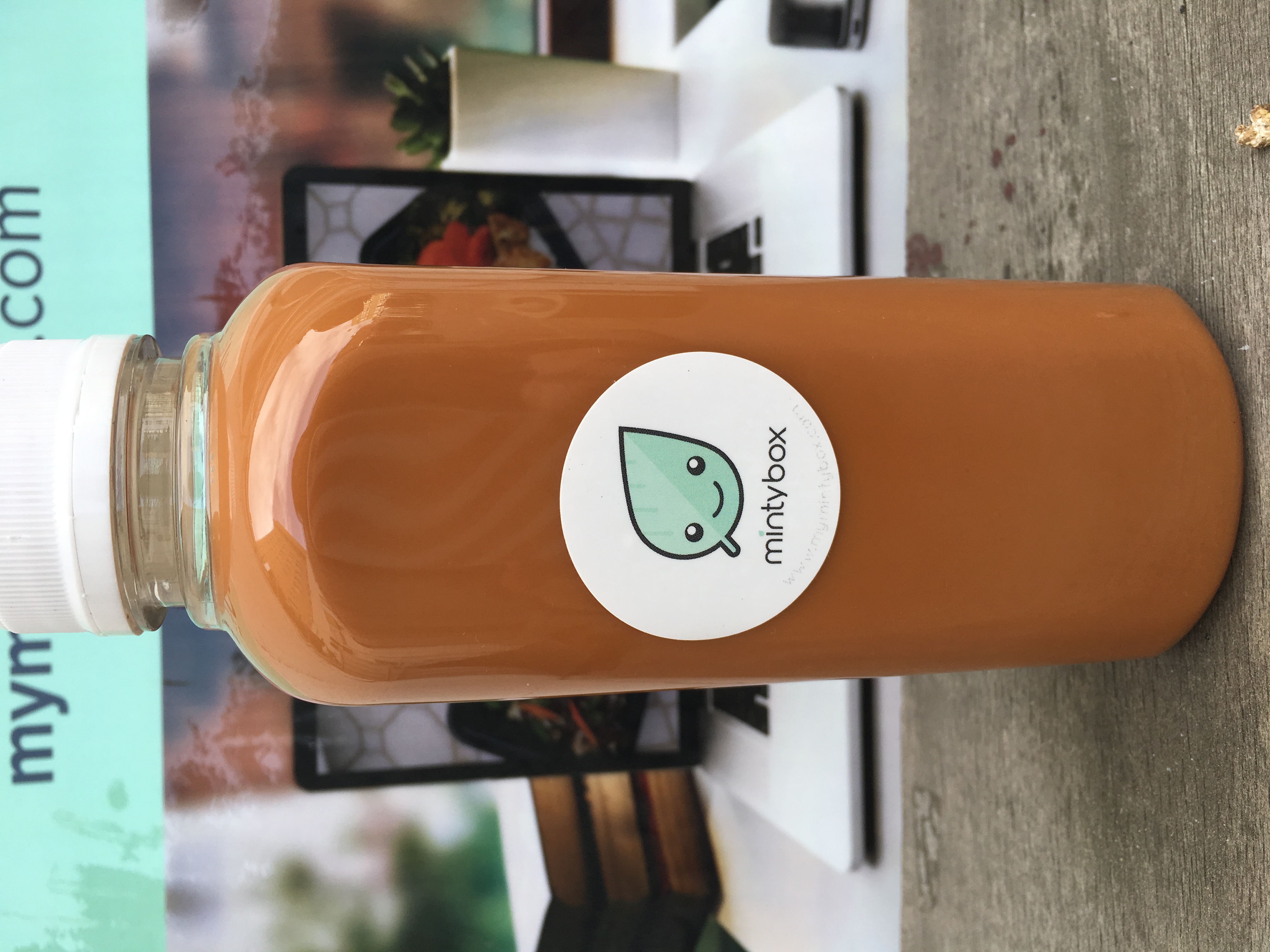Order Homemade Thai Iced Tea food online from Minty Box store, Los Angeles on bringmethat.com