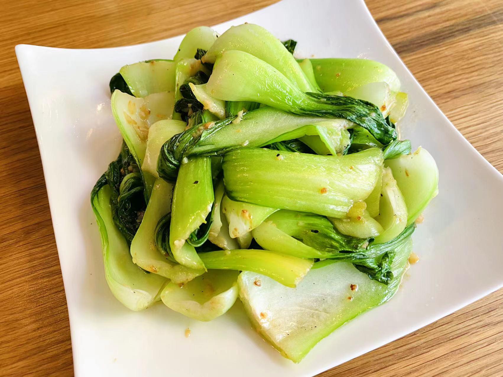 Order 蒜蓉上海青 Bok Choy With Garlic Sauce food online from South of the Clouds store, New York on bringmethat.com