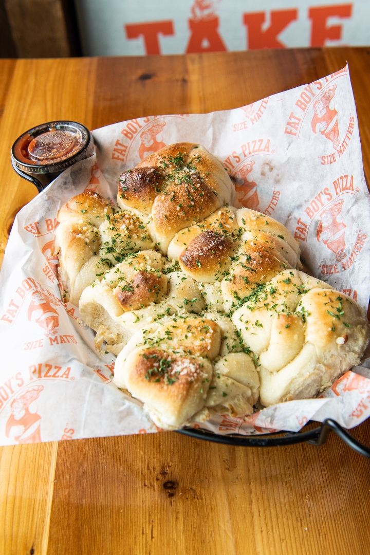 Order Garlic Knots food online from Fat Boy Pizza store, Metairie on bringmethat.com