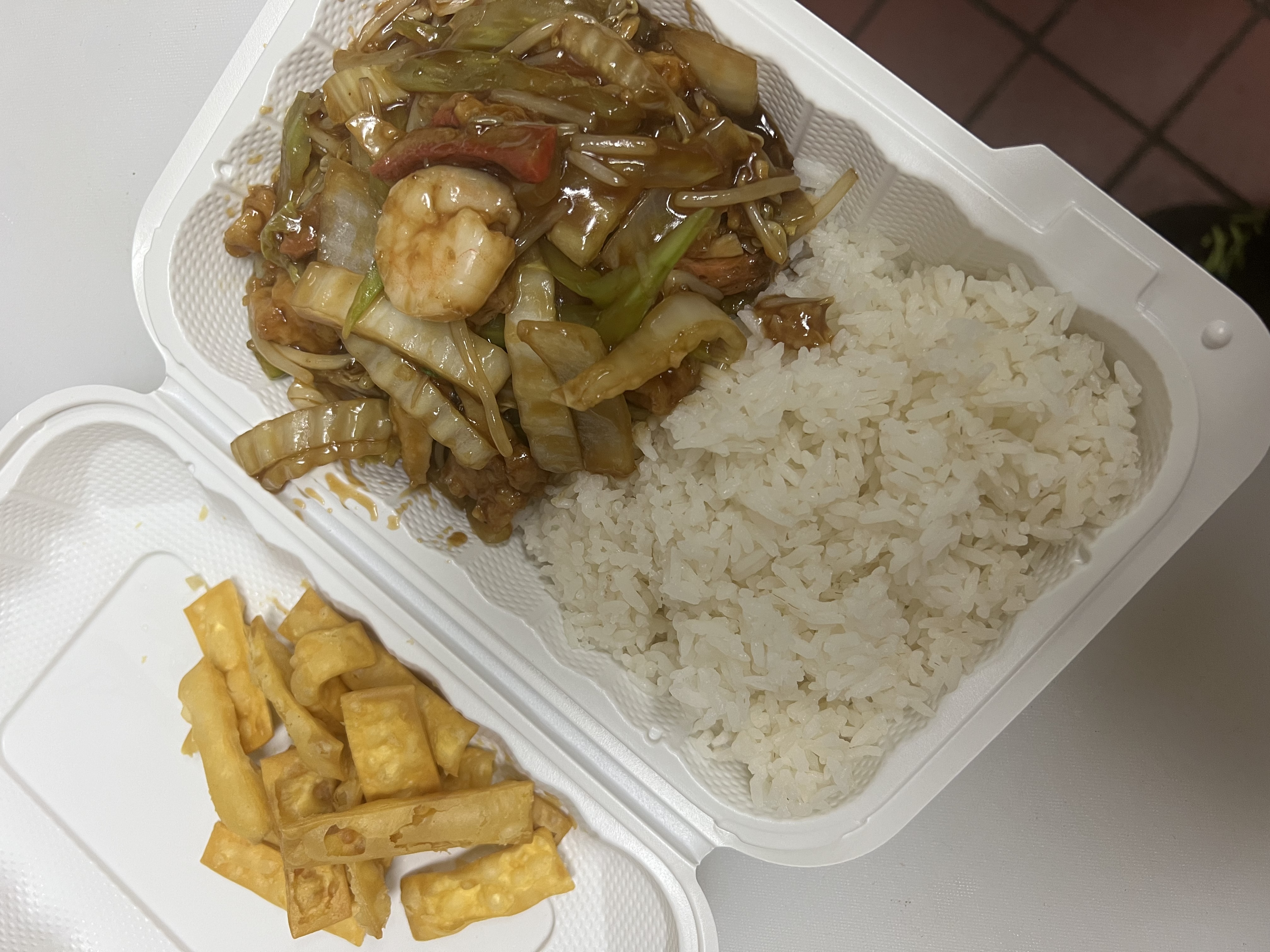 Order 37. Combination Chow Mein food online from China Cafe store, Alexandria on bringmethat.com
