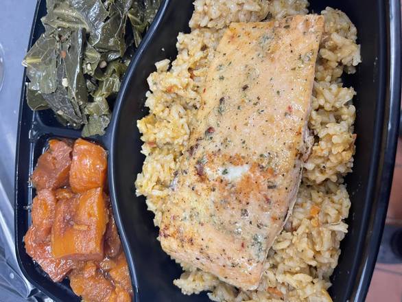 Order Grilled or Fried Salmon food online from Sooo Delicious Soul Food Cafe store, Philadelphia on bringmethat.com