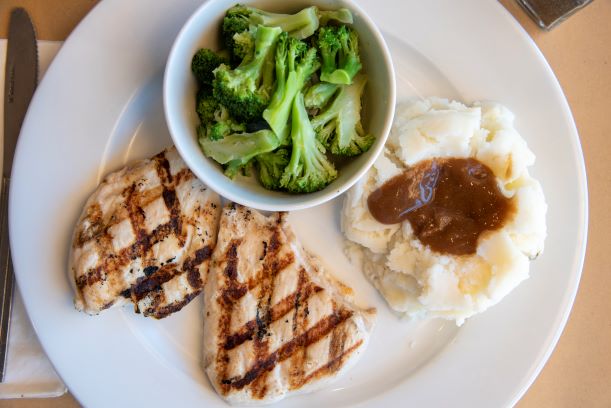 Order Char-Grilled Chicken Dinner food online from Newport Creamery #6 store, Barrington on bringmethat.com