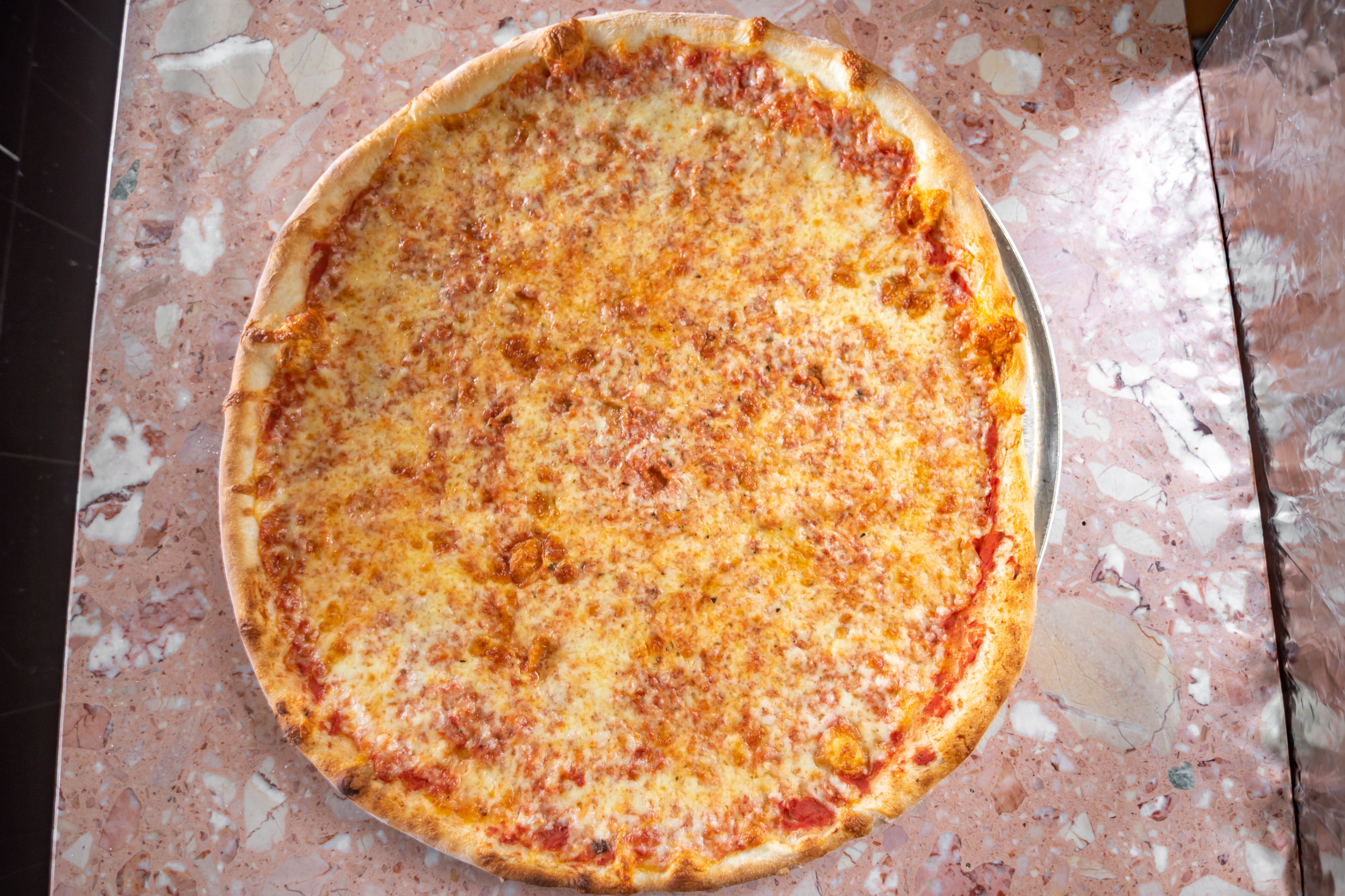 Order Traditional Cheese Pizza - Personal 10'' food online from Dilisi Ristorante & Pizzeria store, Bridgeton on bringmethat.com