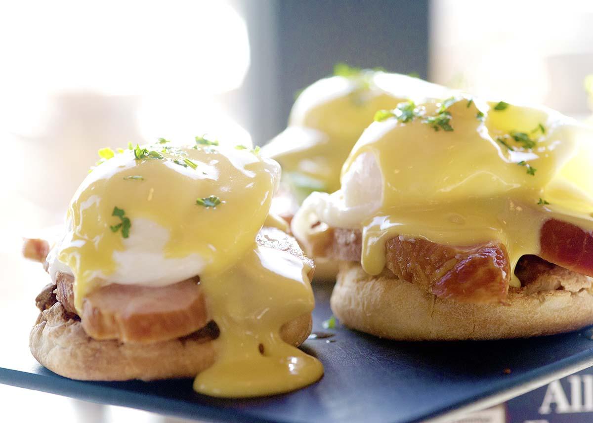 Order Classic Benedict food online from Ruby Tuesday store, Marietta on bringmethat.com