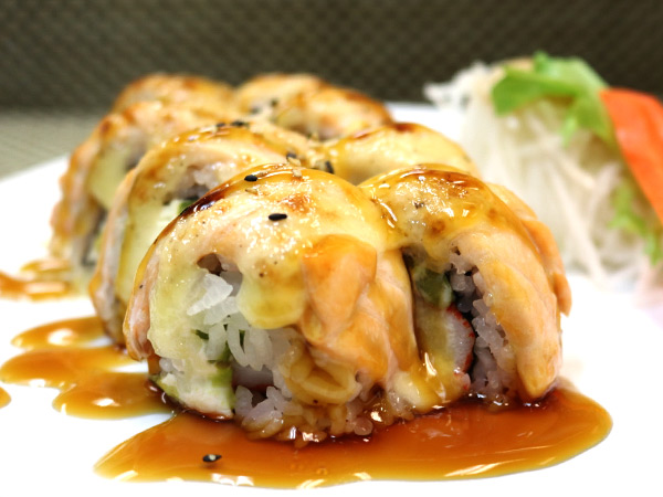 Order Baked Salmon Roll food online from Sushiraw store, Los Angeles on bringmethat.com