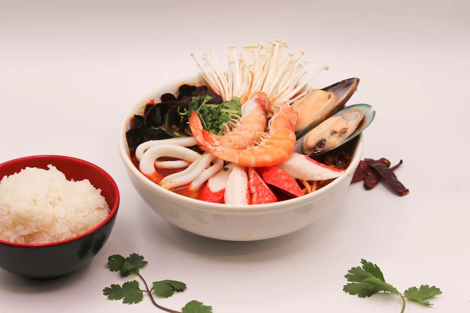 Order Seafood Spicy Pot 海鲜冒菜 food online from Noodle & I store, West Lafayette on bringmethat.com
