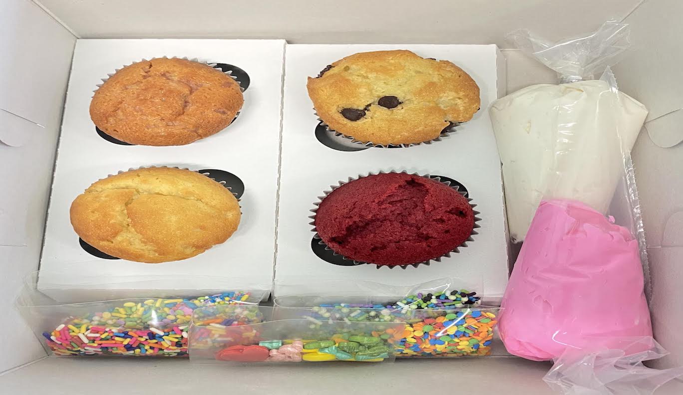 Order Cupcake Decorating Kit food online from Cake Bash Treats store, Van Nuys on bringmethat.com