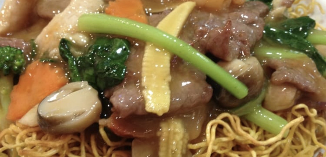 Order Beef Chow Mein food online from Orient House Chinese Restaurant store, Madison on bringmethat.com