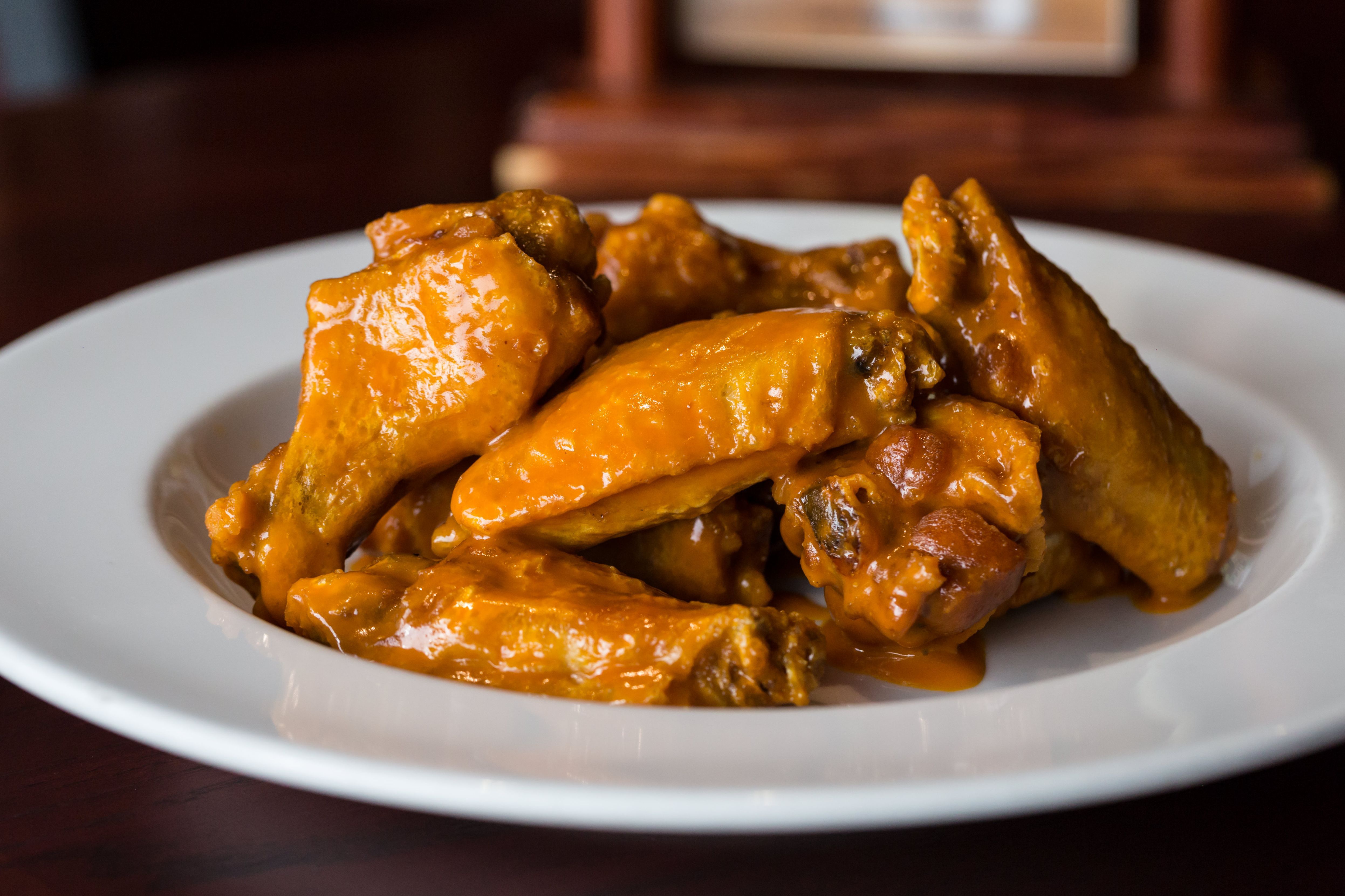 Order 10 Count Traditional Wings food online from Duckworth's Grill & Taphouse Uptown store, Charlotte on bringmethat.com