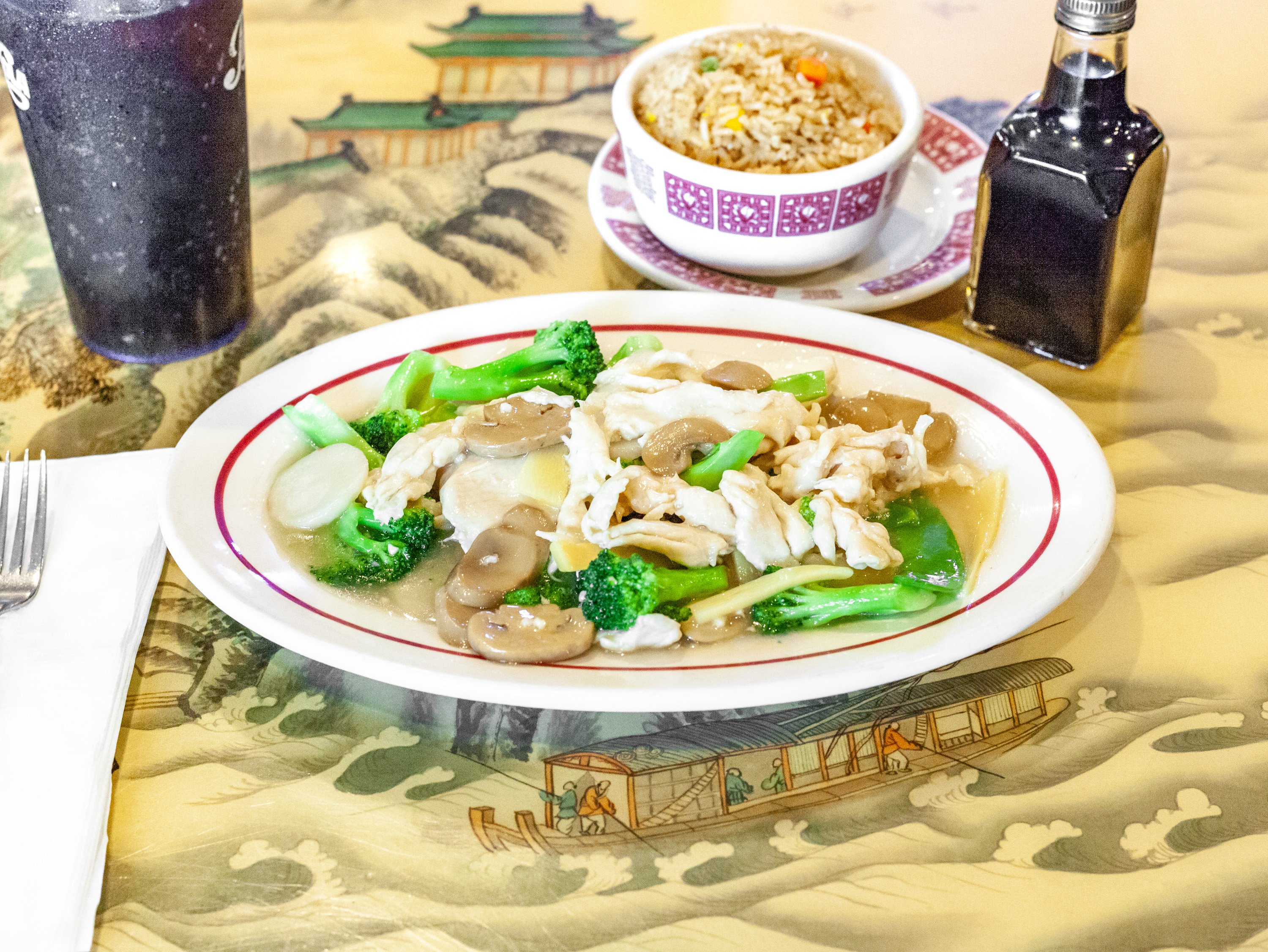 Order 118. Moo Goo Gai Pan food online from Chinese Pavilion store, Sherwood on bringmethat.com