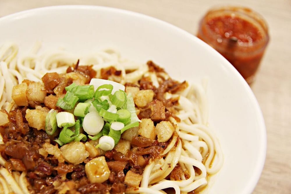 Order 7. Dry Noodle  乾麵 food online from BD Cafe store, Chino on bringmethat.com