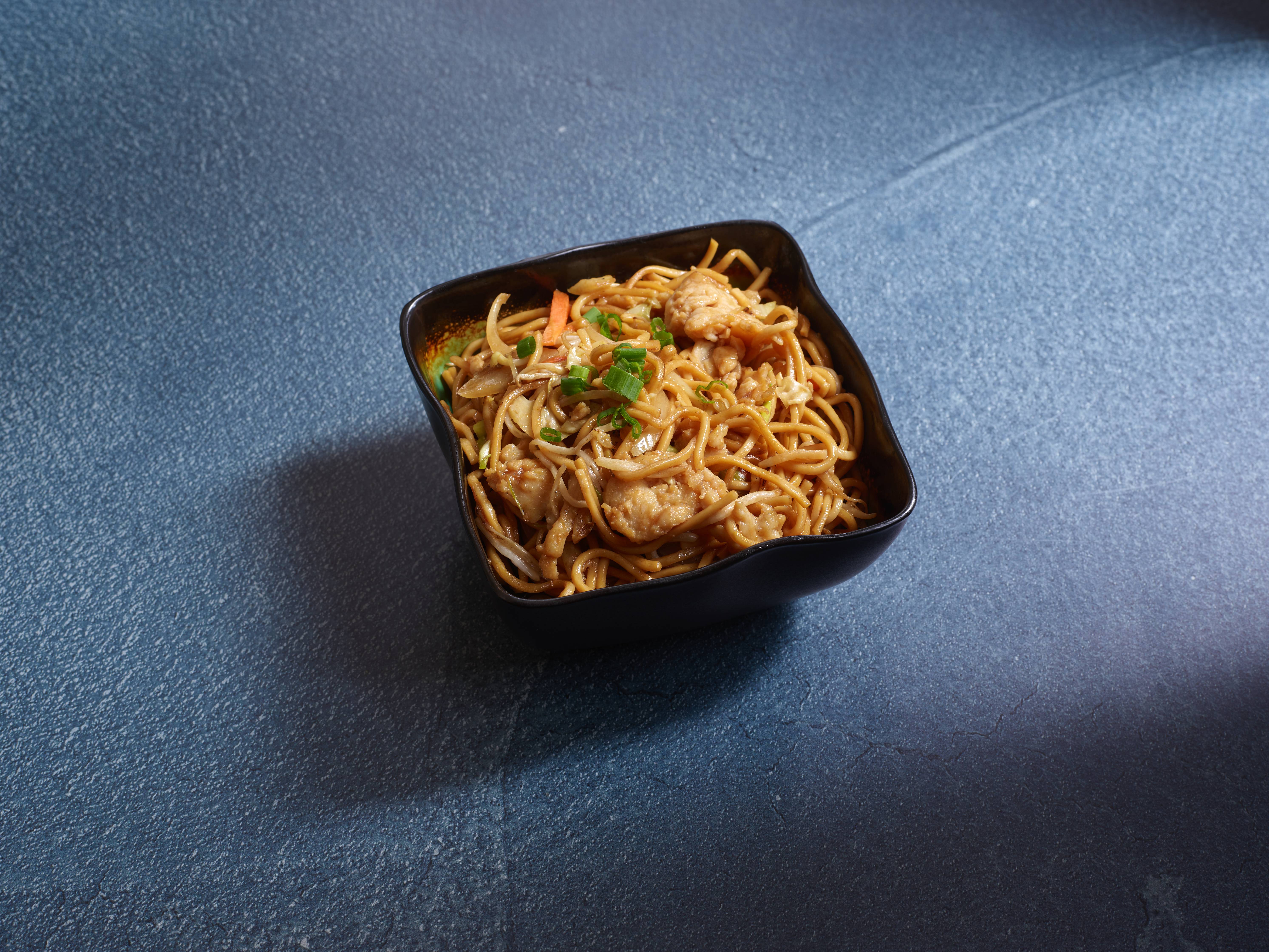 Order Lo Mein food online from Gold Chef store, Chandler on bringmethat.com