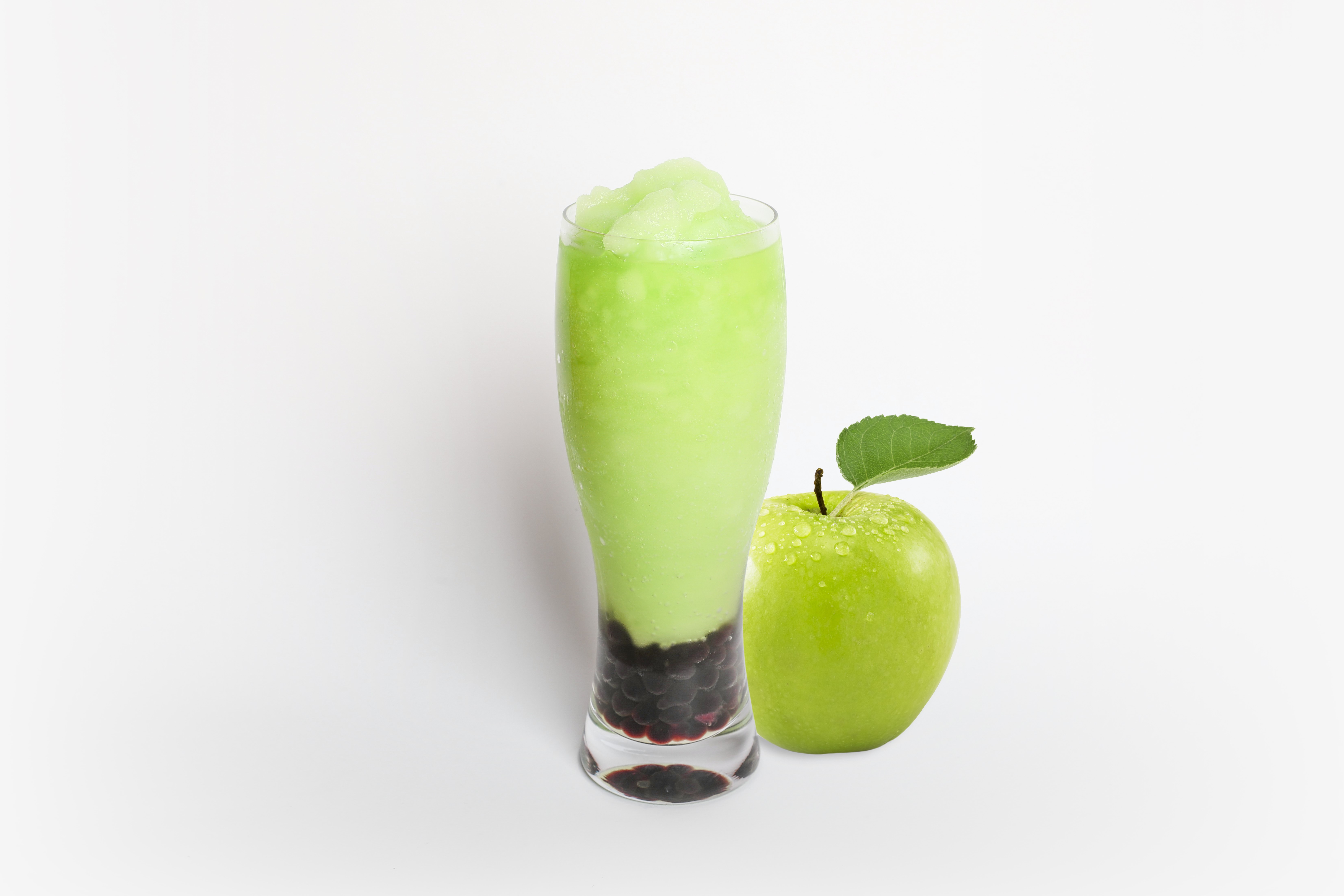Order Green Apple Smoothie food online from Dc Cafe Donuts store, Reseda on bringmethat.com