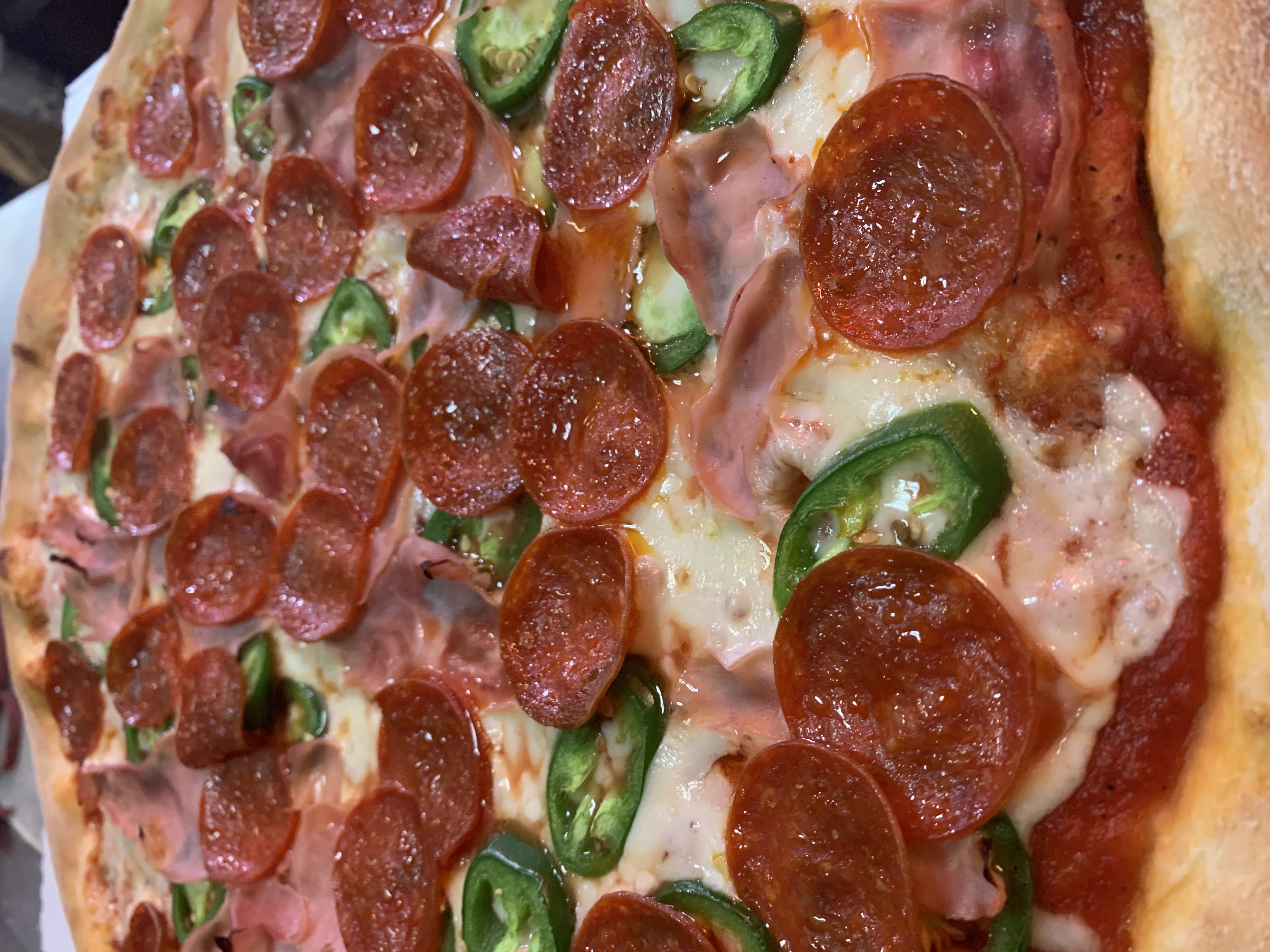 Order Suprema  italian  Pizza . Pepperoni, Ham,Jalapeno,Peppers   , food online from Taste of italy store, Corona on bringmethat.com