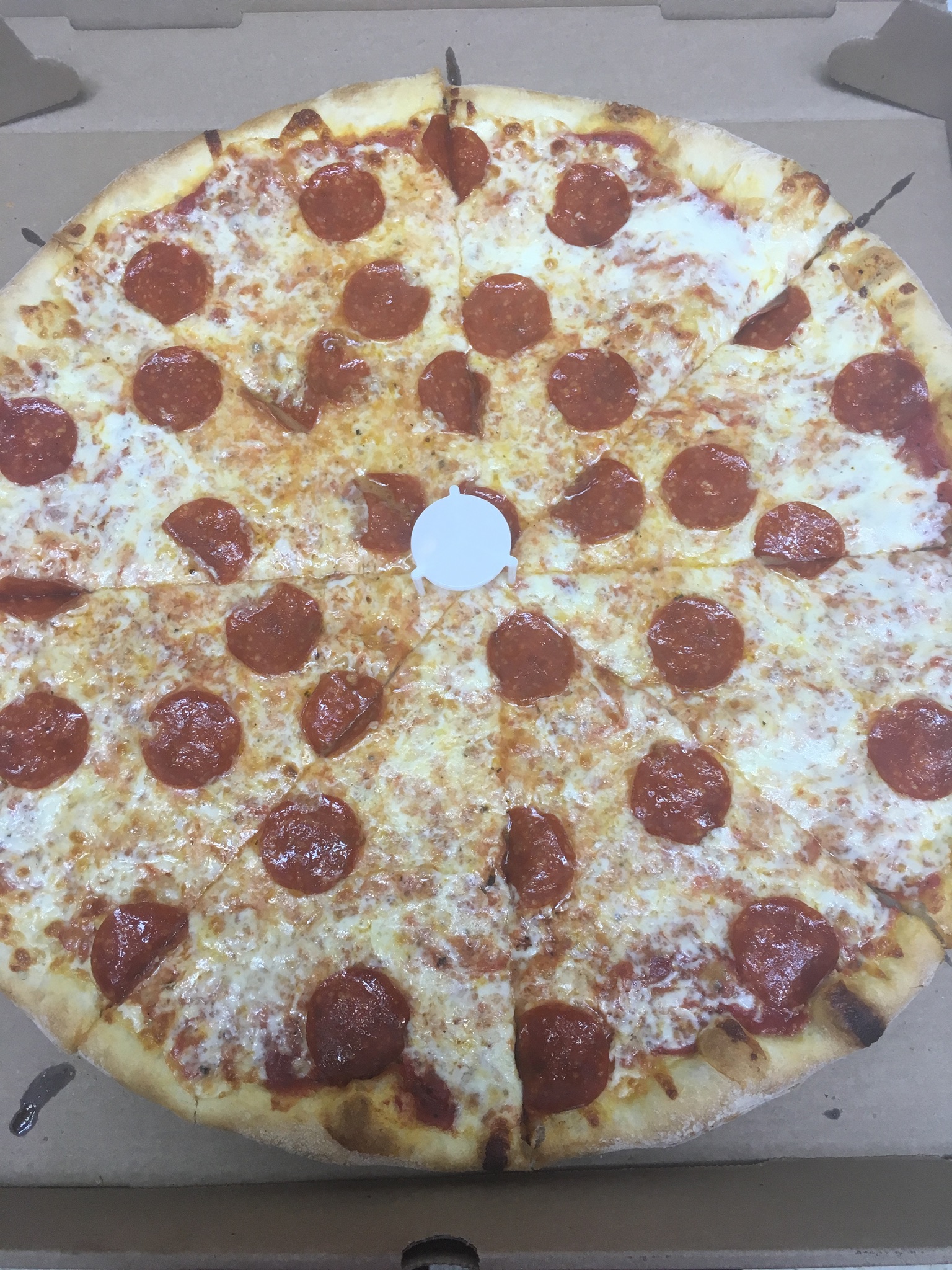 Order 18” 1 Topping Pizza, Any Appetizer, Garlic Knots and 2 Liter Soda food online from Sal’s NY Slice Pizzeria store, Virginia Beach on bringmethat.com