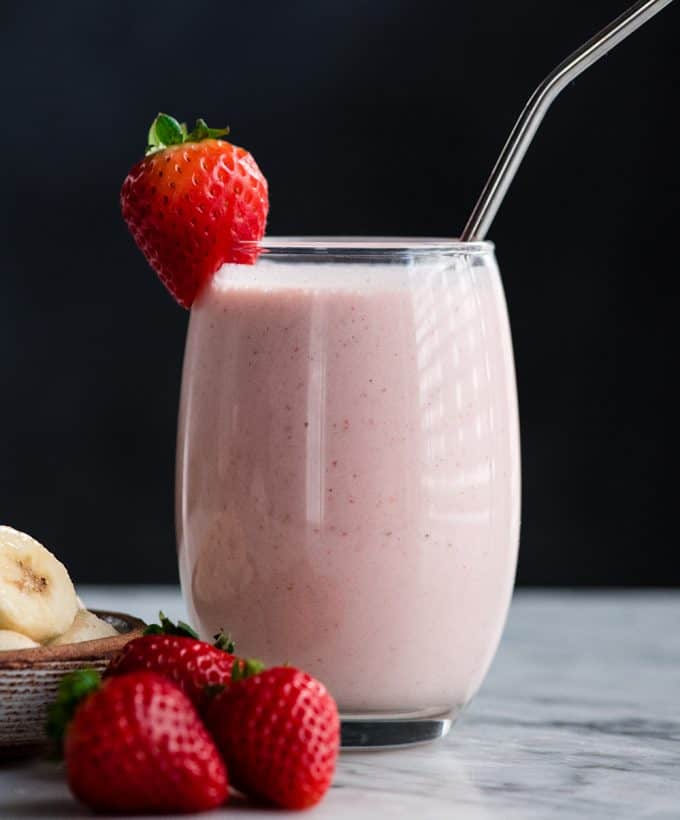 Order Berry Banana Smoothie food online from Tribute Coffee store, Garden Grove on bringmethat.com