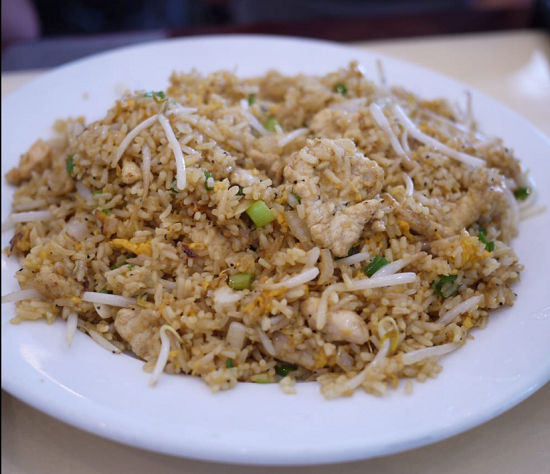 Order F5. Chicken Fried Rice food online from Que Huong store, Plano on bringmethat.com